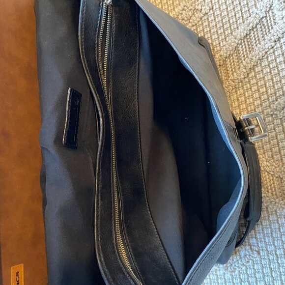 Vintage Timberland Heavy Duty Black Leather Briefcase Messenger Bag - Picture 5 of 13